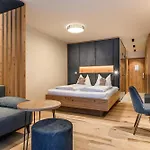 Zauchenseehof 4*